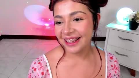 kathisaenz  online show from August 1, 2:46 am