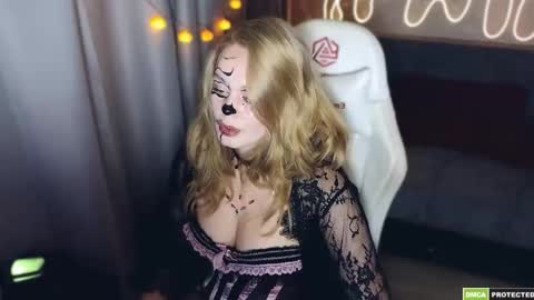 Lin online show from October 30, 3:23 pm