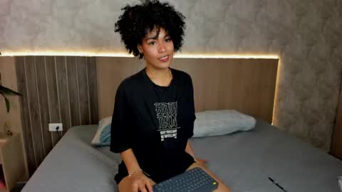 BADDIE DELAYLA online show from April 20, 6:33 pm