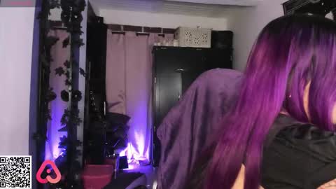        Please help me to reach 100 thumbs up online show from March 21, 10:35 pm