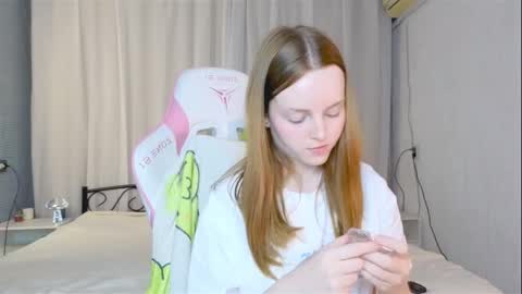 Snapshot of bae_cake__ chatting on September 17, 4:32 pm Alice online show from September 17, 4:32 pm