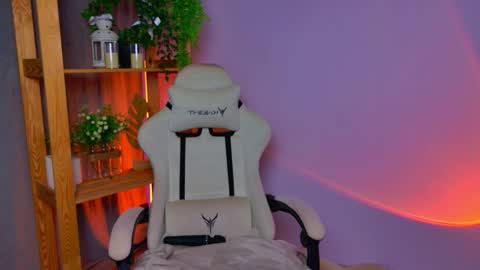 Elly online show from March 11, 11:24 am