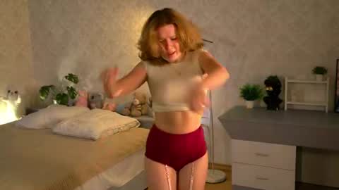 Mila online show from July 20, 7:59 pm