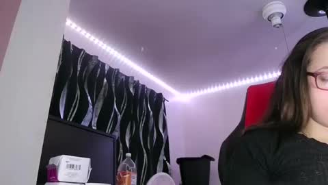 bambiboo8113 online show from March 5, 6:12 am