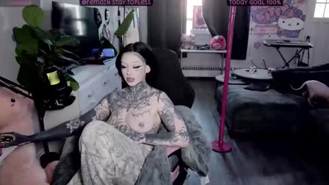 bambitatted online show from March 4, 6:49 pm