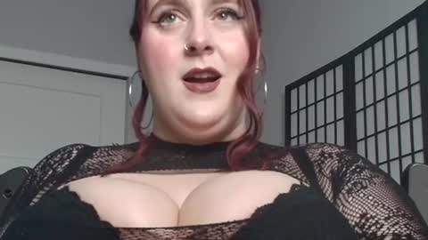 bambixxlynn online show from June 18, 11:10 pm
