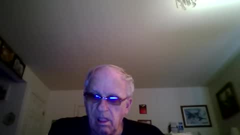 banana_hammock70 online show from April 17, 12:29 pm