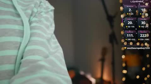 Ellen and  online show from September 25, 6:48 pm