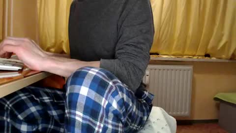       online show from February 11, 11:33 pm