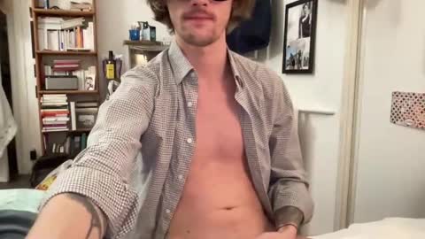 Snapshot of baptisteriviere chatting on January 13, 12:41 am baptisteriviere online show from January 13, 12:41 am