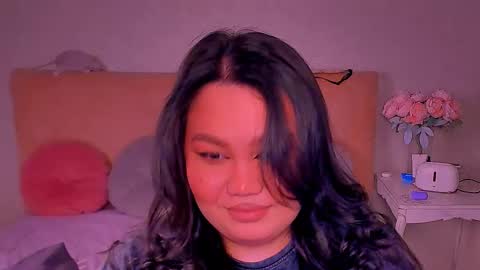 Barbie Kim online show from March 2, 8:40 pm