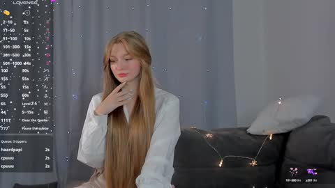 Kendall online show from December 12, 10:20 pm