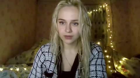 barbie___girl online show from December 13, 7:53 pm