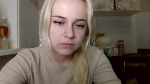 barbie___girl online show from February 10, 5:05 pm