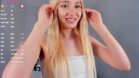 Mia online show from July 22, 2:19 pm