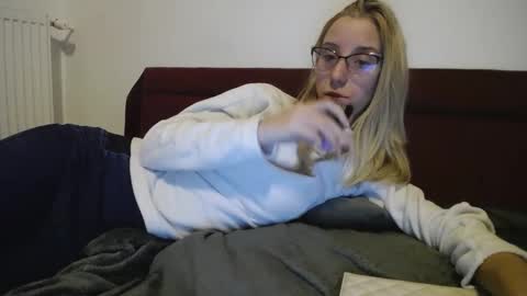Snapshot of barelylegalblondy chatting on March 8, 7:20 pm Lena online show from March 8, 7:20 pm