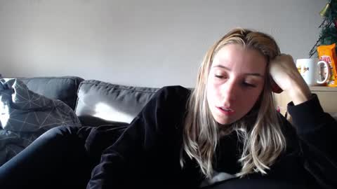 Snapshot of barelylegalblondy chatting on January 26, 9:08 am Lena online show from January 26, 9:08 am