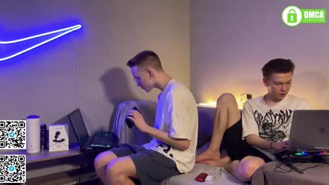 Fansly  Barney  and Kevin T  online show from March 12, 6:00 pm