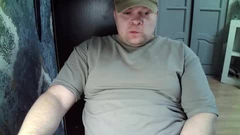 basi_look online show from February 20, 6:50 am