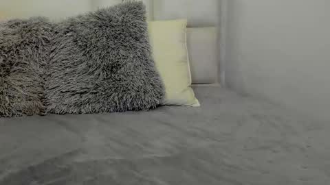 Bastian Independent Model online show from September 14, 11:11 am