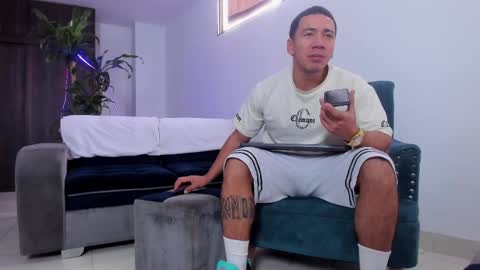 Bastian Independent Model online show from October 16, 2:28 pm