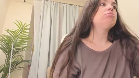 battymoll online show from March 1, 3:38 pm