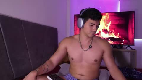 Valentino online show from November 23, 9:46 pm