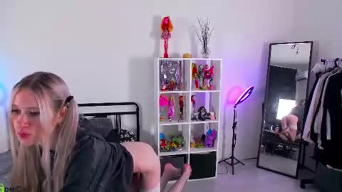 bbybee lin online show from June 25, 3:25 am