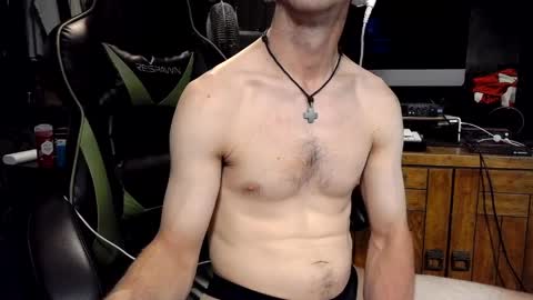 bchillin28 online show from April 18, 3:08 am