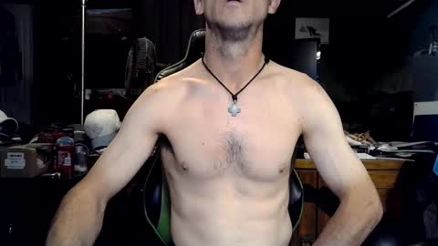 bchillin28 online show from October 19, 10:58 pm