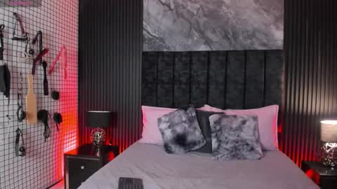 Danna  online show from February 8, 1:58 pm