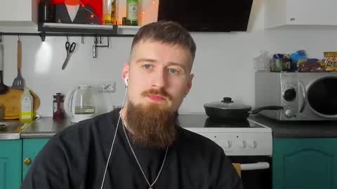 Snapshot of bearded_legend chatting on January 20, 9:22 pm Zeus online show from January 20, 9:22 pm