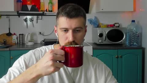 Snapshot of bearded_legend chatting on December 28, 10:23 pm Zeus online show from December 28, 10:23 pm