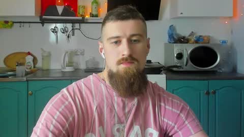 Snapshot of bearded_legend chatting on December 9, 9:37 pm Zeus online show from December 9, 9:37 pm