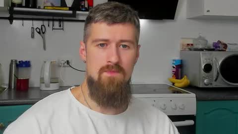 Snapshot of bearded_legend chatting on October 2, 10:19 pm Zeus online show from October 2, 10:19 pm