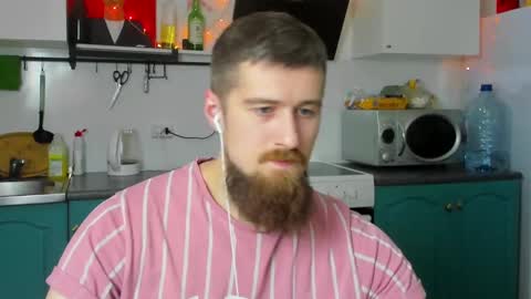 Snapshot of bearded_legend chatting on January 10, 7:54 pm Zeus online show from January 10, 7:54 pm