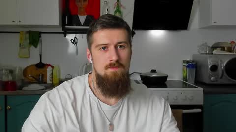 Snapshot of bearded_legend chatting on January 13, 7:42 pm Zeus online show from January 13, 7:42 pm