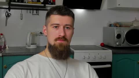 Snapshot of bearded_legend chatting on October 16, 3:39 am Zeus online show from October 16, 3:39 am