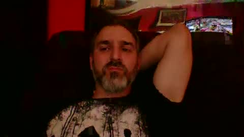 Snapshot of beardedambition chatting on September 16, 12:56 am beardedambition online show from September 16, 12:56 am