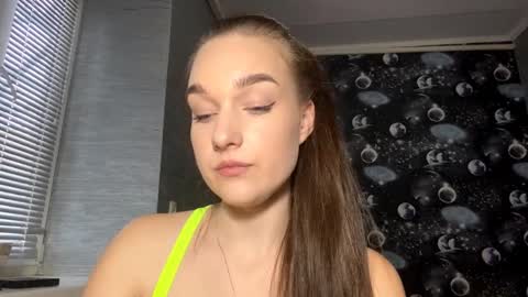 Jasmine online show from December 4, 12:38 pm