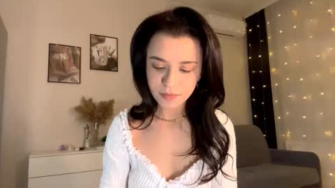 Katie online show from November 21, 3:21 pm