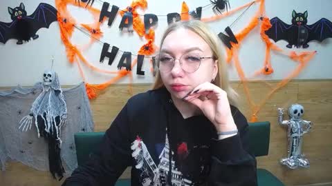 Snapshot of beatriceflyy chatting on October 21, 12:43 pm BeatriceFlyy online show from October 21, 12:43 pm