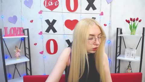 Snapshot of beatriceflyy chatting on February 24, 4:47 pm BeatriceFlyy online show from February 24, 4:47 pm