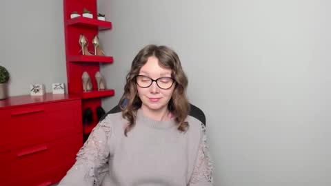 Zoe online show from October 16, 7:30 am