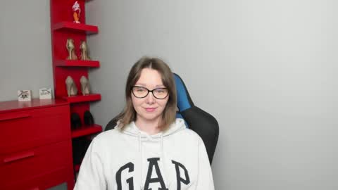 Zoe online show from March 26, 8:30 am