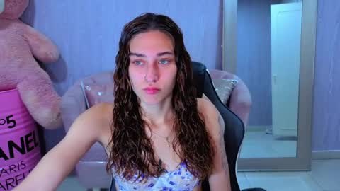 beba_fox_a online show from April 15, 3:21 am