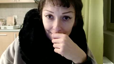 Raluca online show from December 15, 8:05 pm