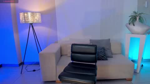 Am Becca online show from February 2, 11:50 am