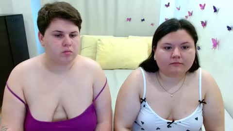Snapshot of beckyandellen chatting on September 24, 9:38 am BeckyAndEllen online show from September 24, 9:38 am