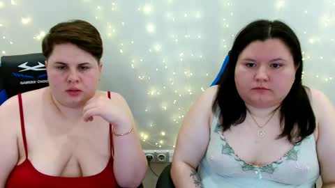 BeckyAndEllen online show from June 4, 8:26 pm
